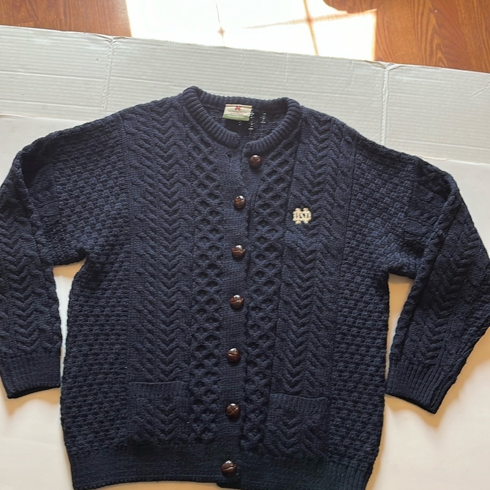 Carrargdonn-L-navy blue-ND(logo)-100% Merino wool, buttoned cardigan sweater.